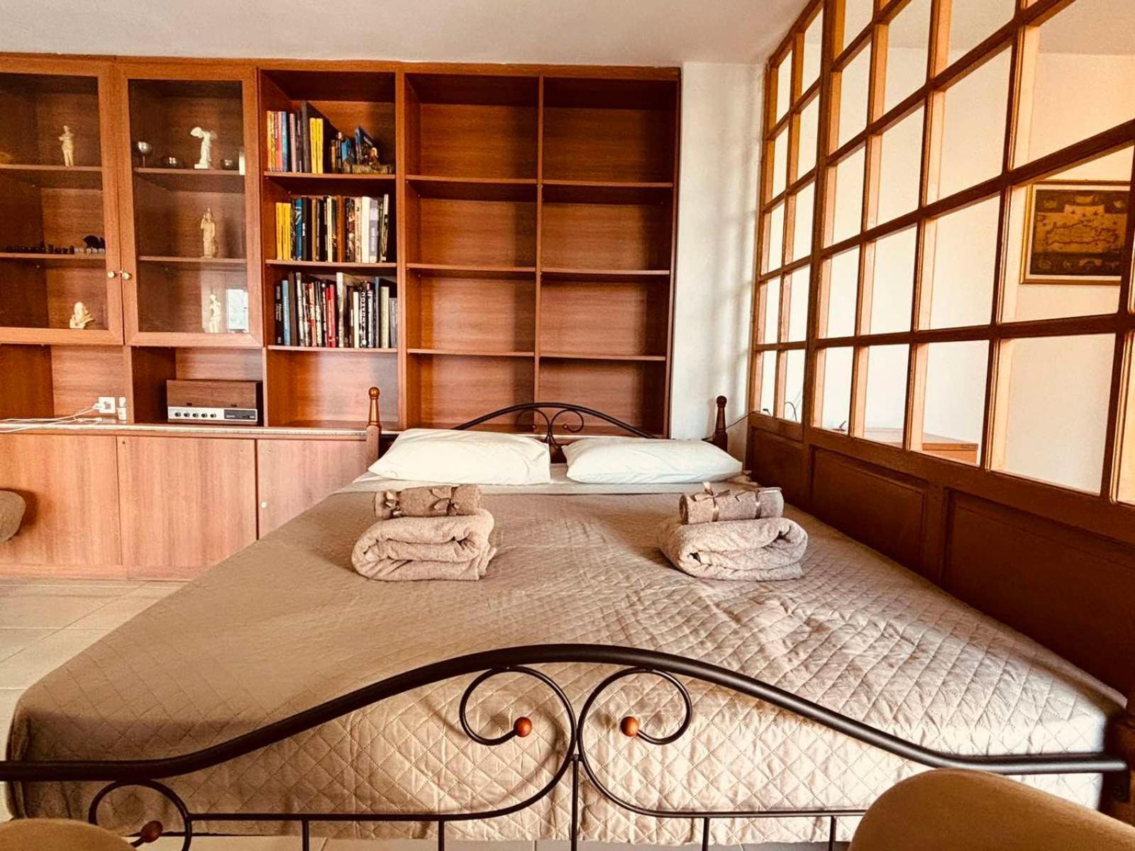 Bibliotheque Vintage Studio & Easy Garden 이라클리온 외부 사진